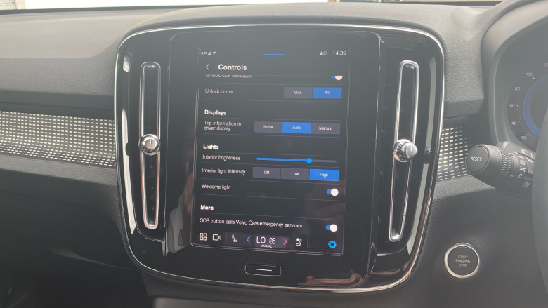 Volvo XC40 2.0 B3P Plus Dark 5dr Auto Petrol Estate